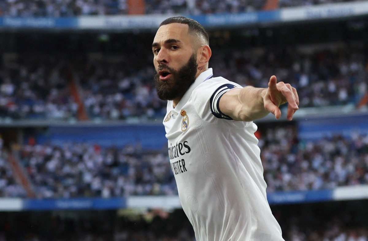 Benzema ghi hat-trick, Real Madrid nuôi hy vọng bám đuổi Barca